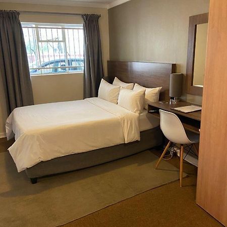 27 On Gunn Street Aparthotel Bloemfontein Exterior photo