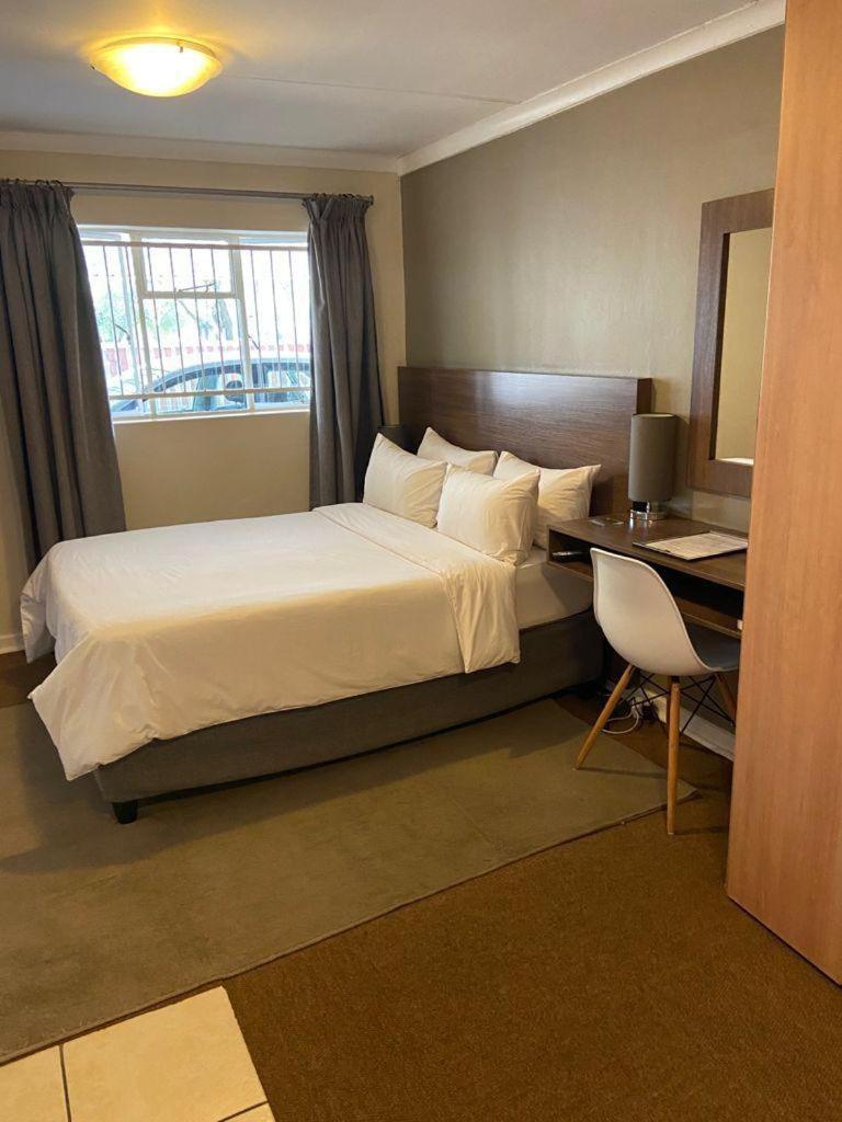 27 On Gunn Street Aparthotel Bloemfontein Exterior photo