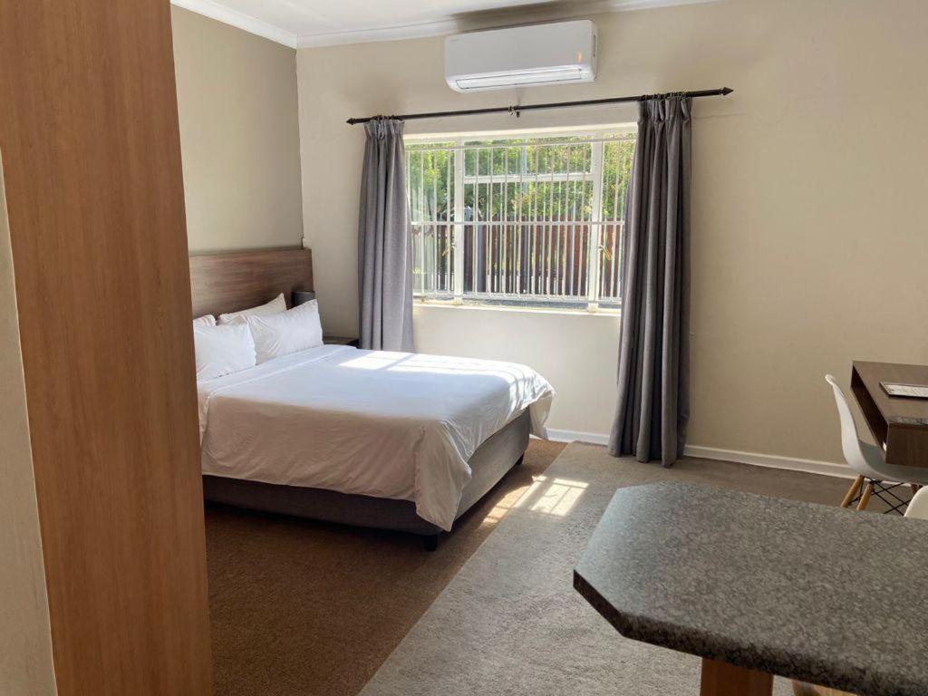 27 On Gunn Street Aparthotel Bloemfontein Exterior photo